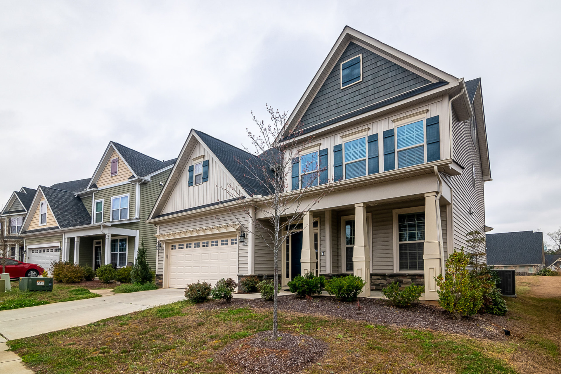 Row of modern suburban homes in a residential neighborhood